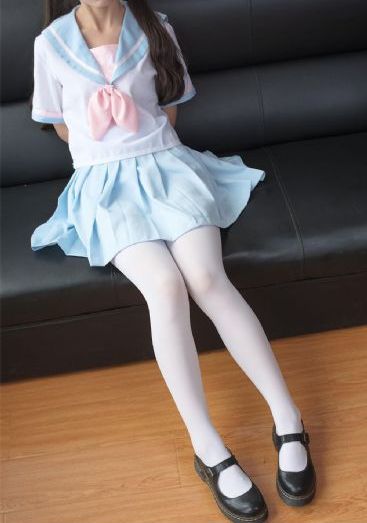 日韩粉嫩碎花饰品_BD英语BD在线观看