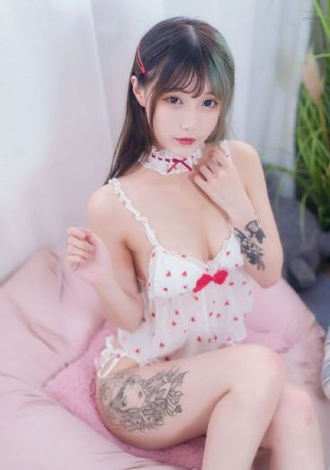 国产动漫白色短发美女_高清在线观看完整版