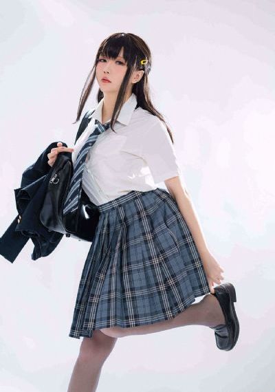 日韩成人免费播放_国产在线视频